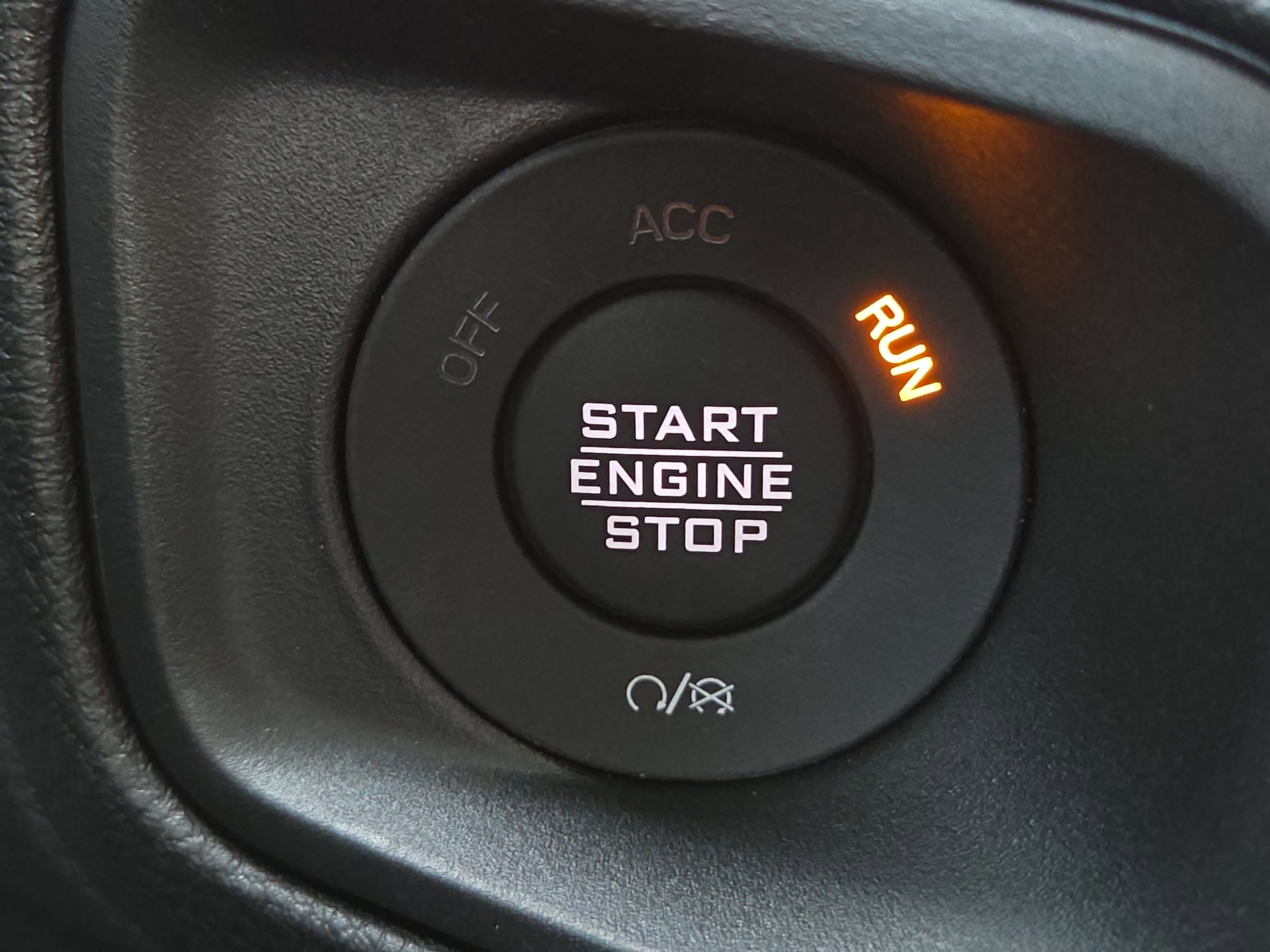 2025 Jeep Gladiator Sport S photo 3