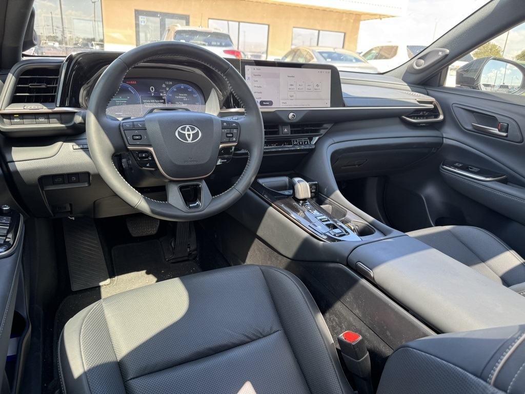 2025 Toyota Crown Platinum photo 3