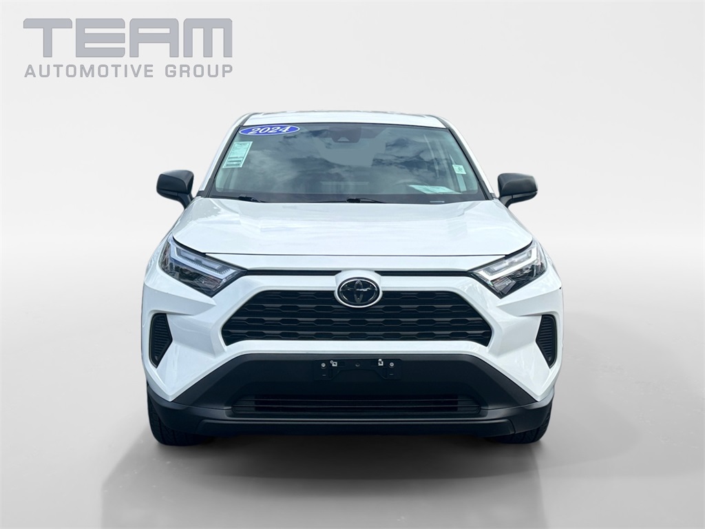 2024 Toyota RAV4 LE photo 2