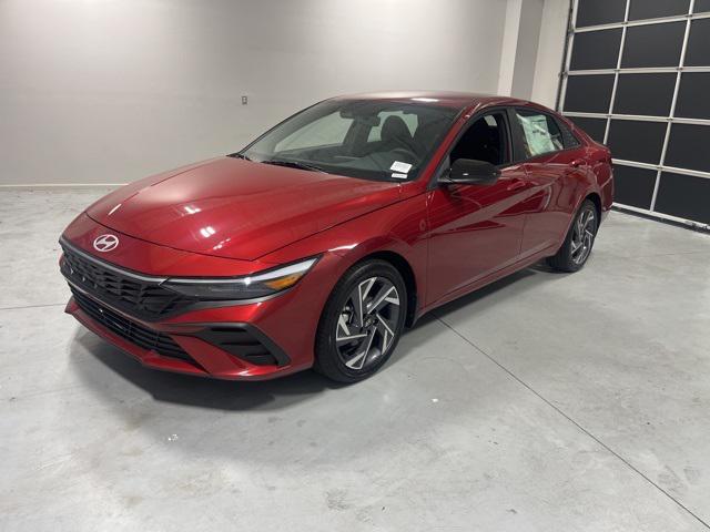 2025 Hyundai Elantra SEL Sport photo 2