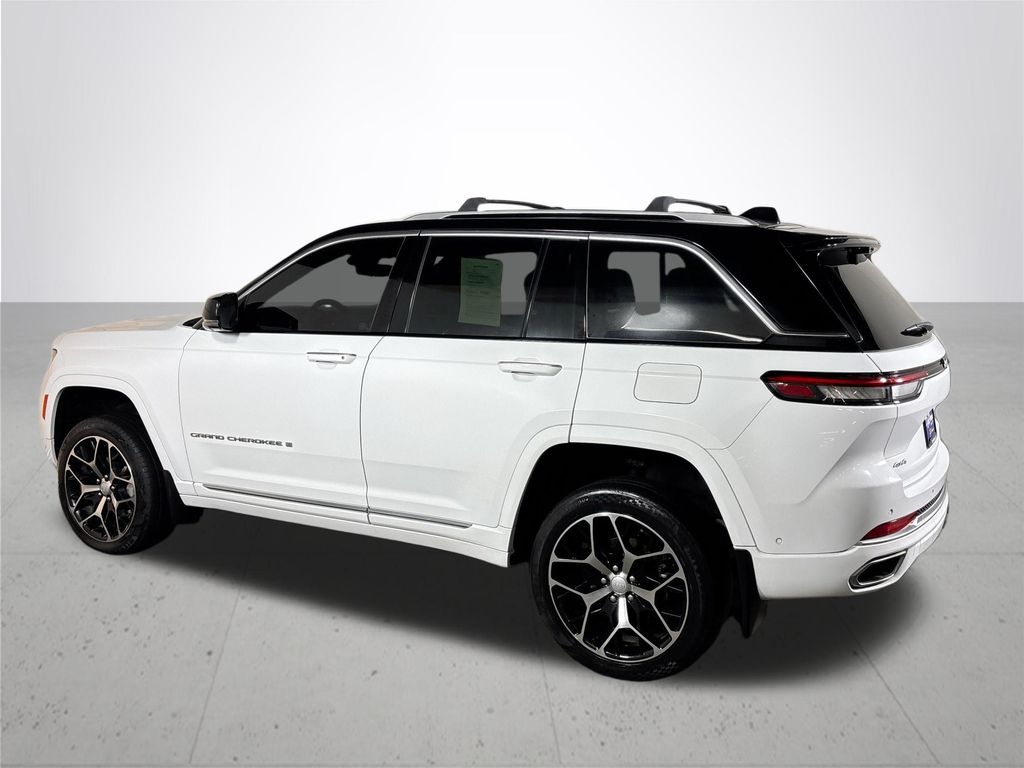 2022 Jeep Grand Cherokee Summit photo 3