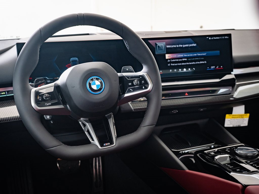2026 Bmw 550e 550e xDrive photo 3