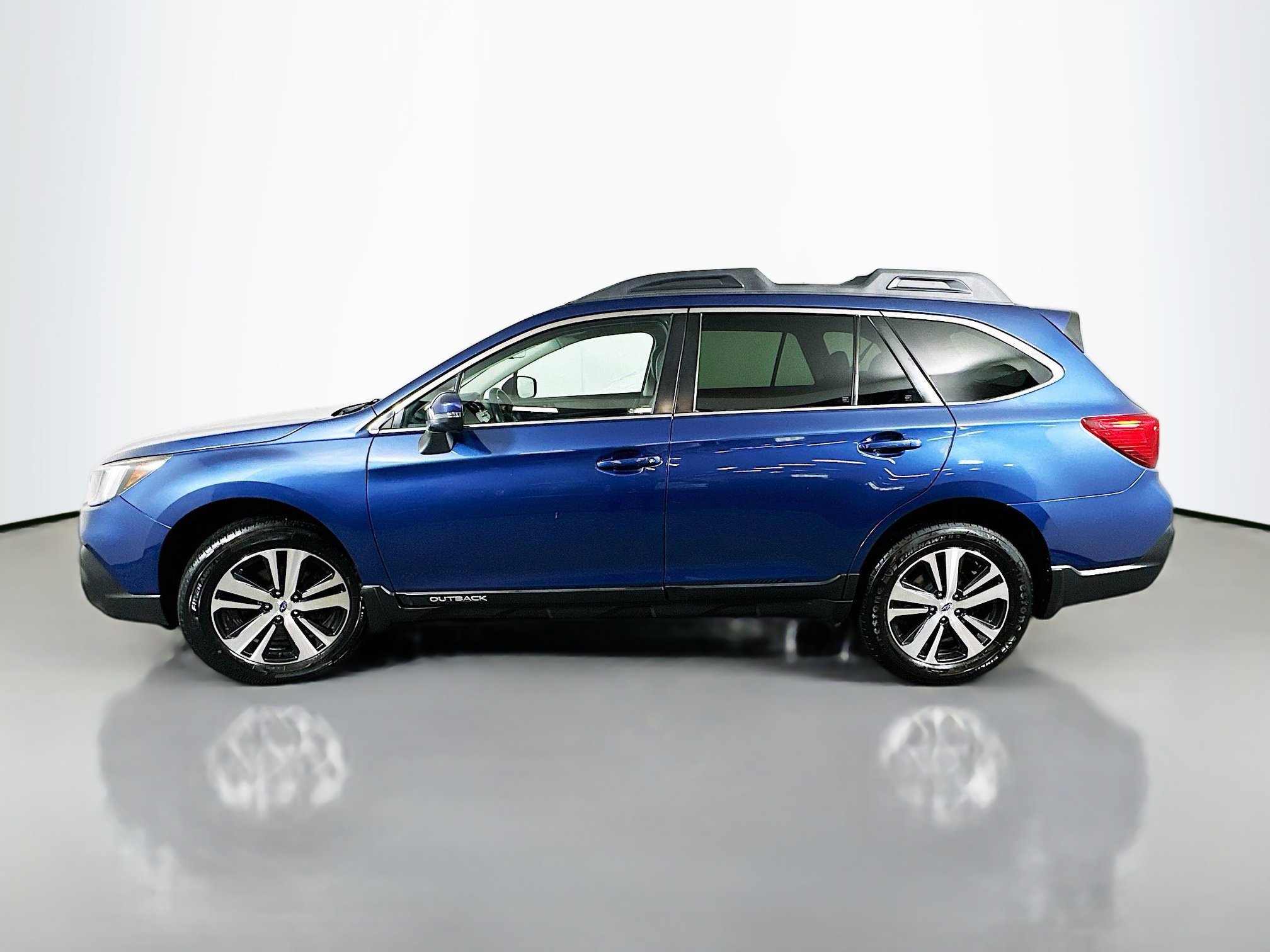 2019 Subaru Outback Limited photo 4