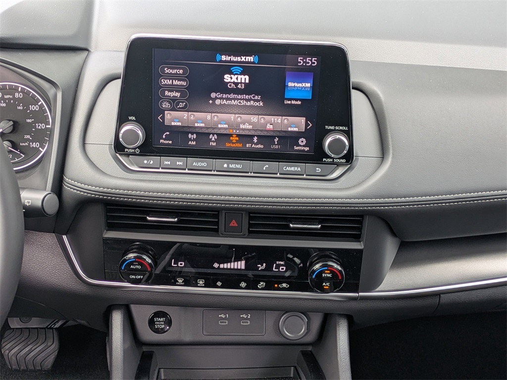2025 Nissan Rogue SV photo 17