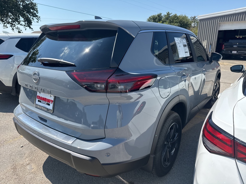 2026 Nissan Rogue SV photo 3