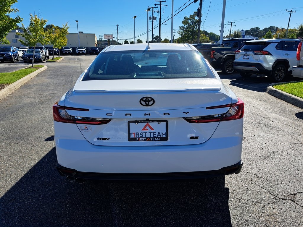 2025 Toyota Camry SE photo 9
