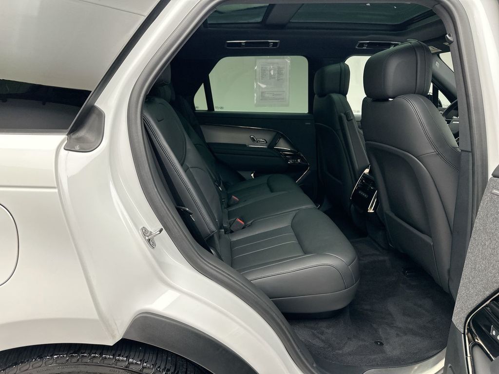 2024 Land Rover Range Rover Sport P400 Dynamic SE photo 7