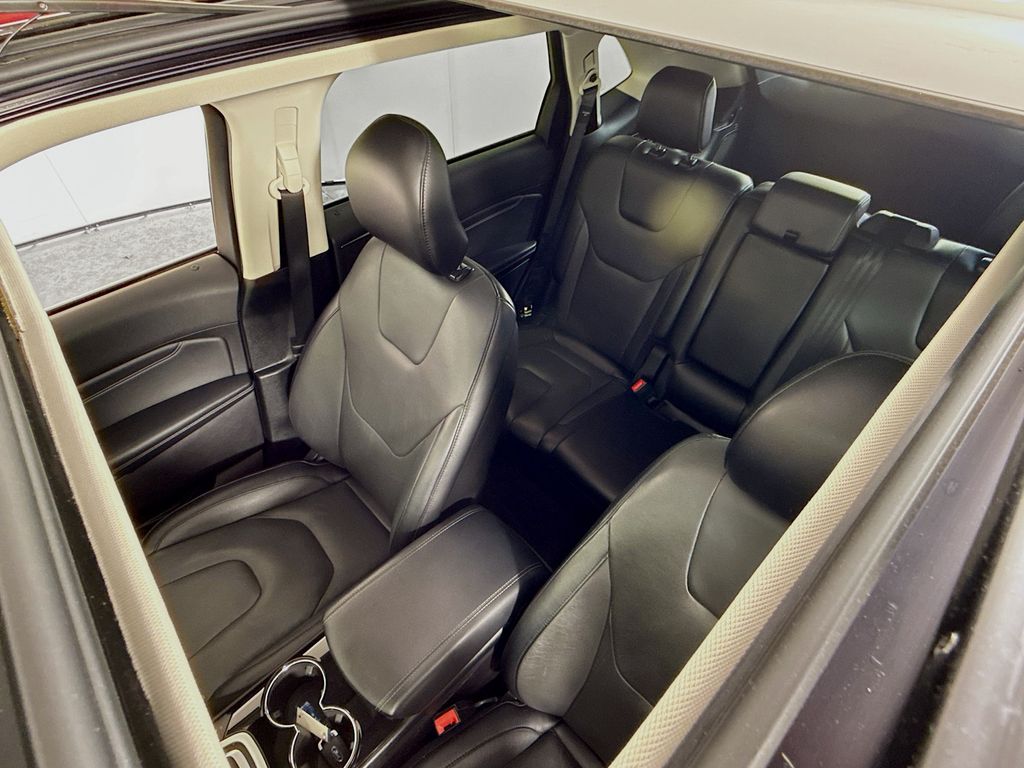 2018 Ford Edge Titanium photo 21