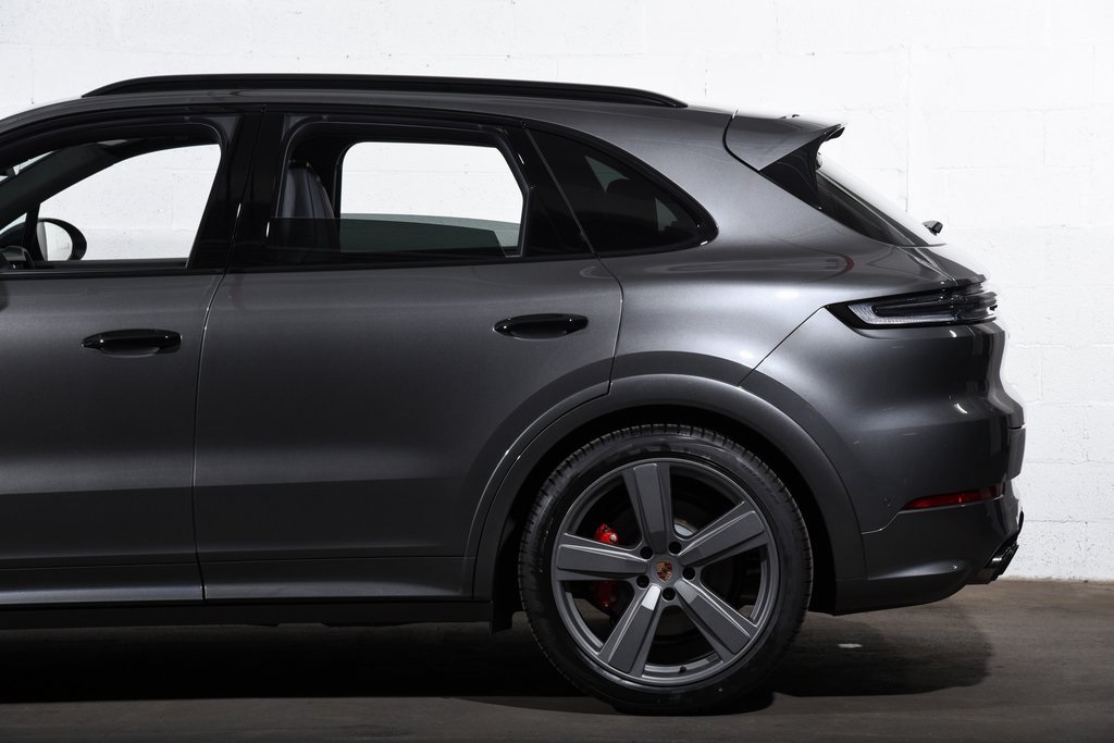 2025 Porsche Cayenne GTS photo 15