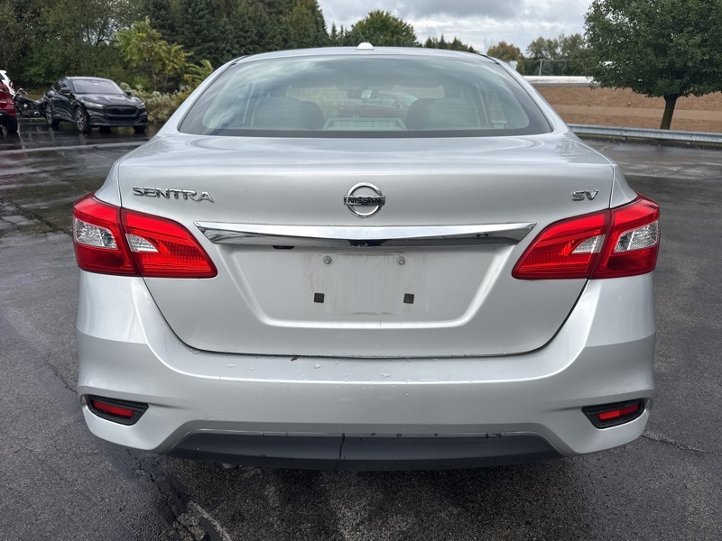 2019 Nissan Sentra SV photo 4