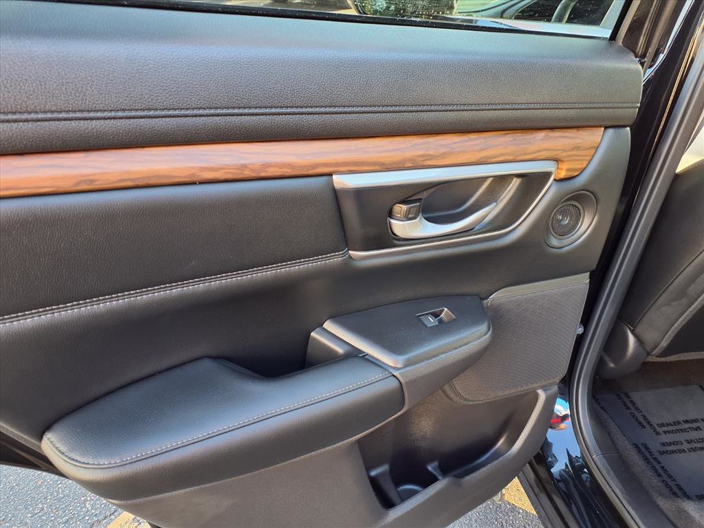 2022 Honda CR-V Touring photo 6