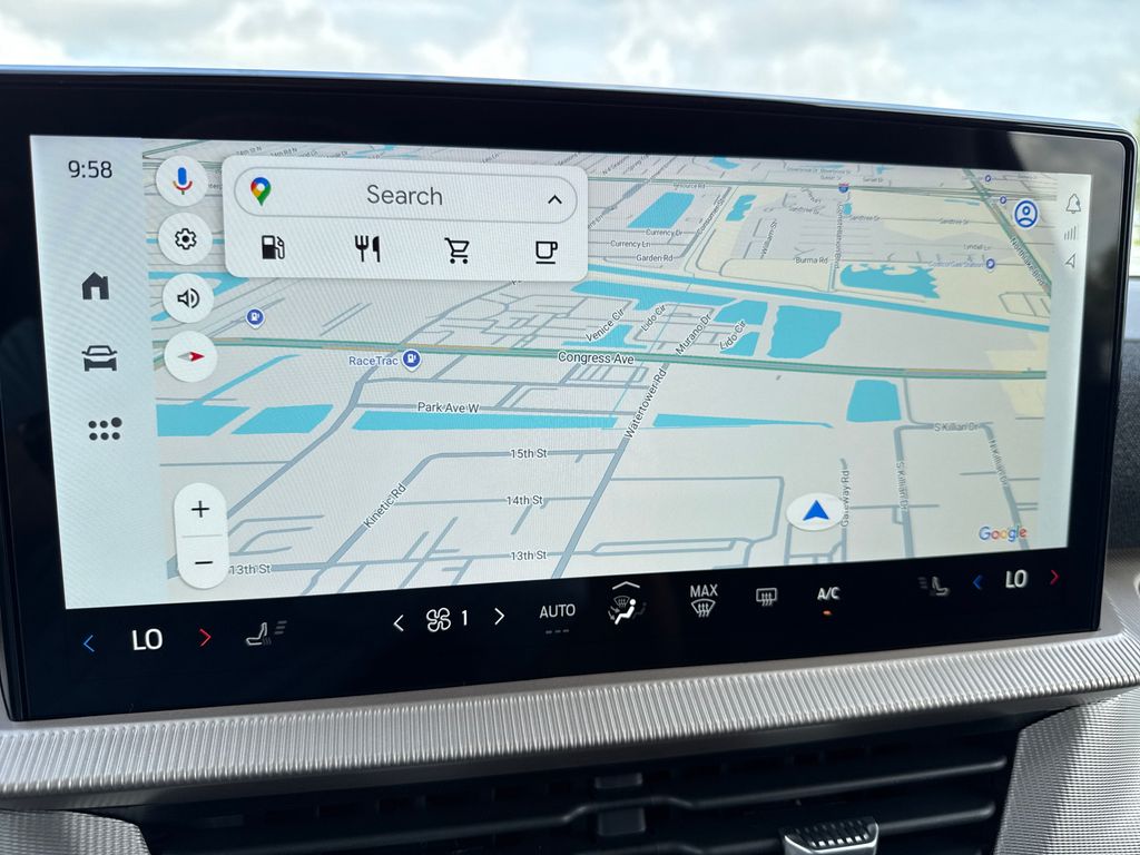 2025 Ford Explorer photo 4