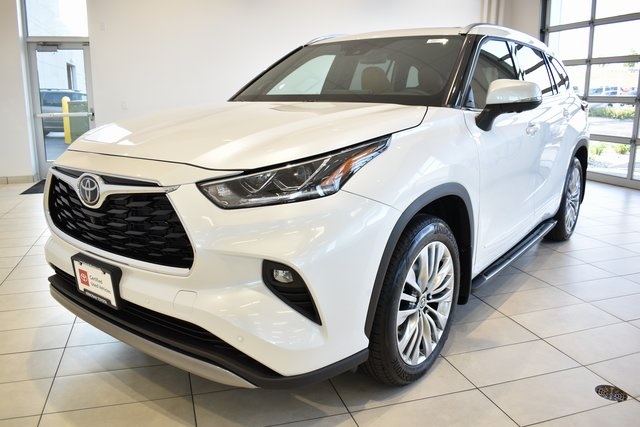 2025 Toyota Highlander Platinum photo 4