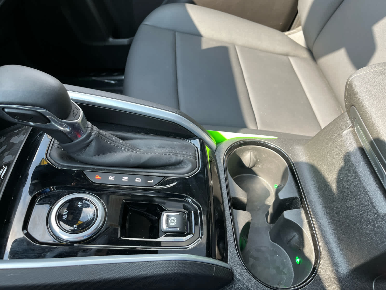 2024 Chevrolet Colorado LT photo 32