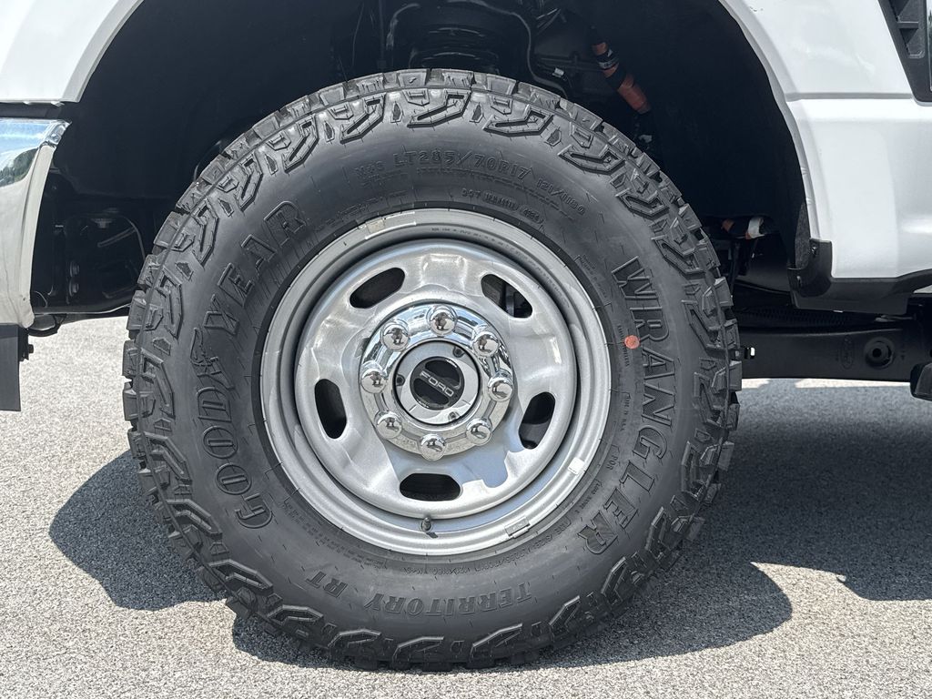 2025 Ford F-350 XL photo 18
