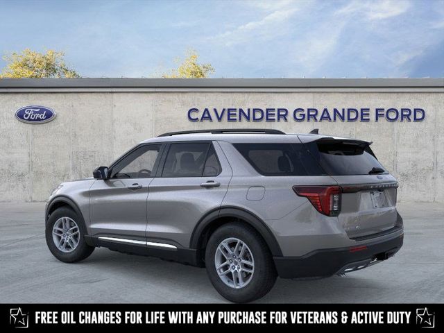 2025 Ford Explorer photo 2