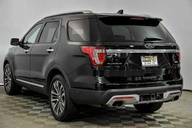 2017 Ford Explorer Platinum photo 3