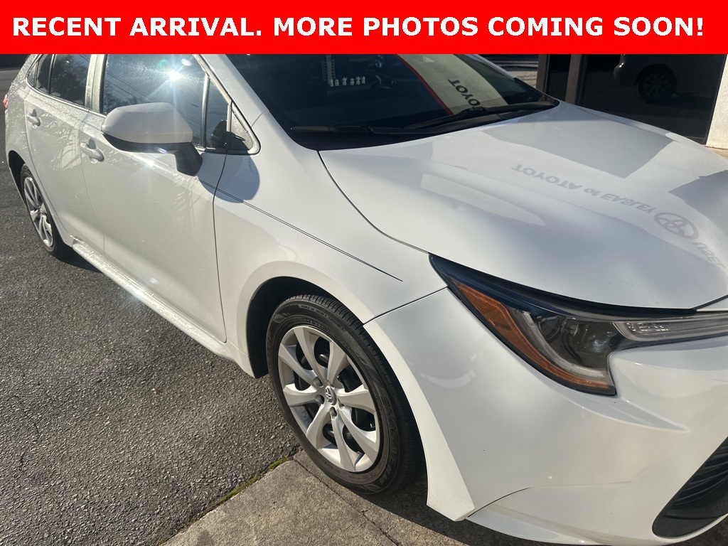 2023 Toyota Corolla LE's photo
