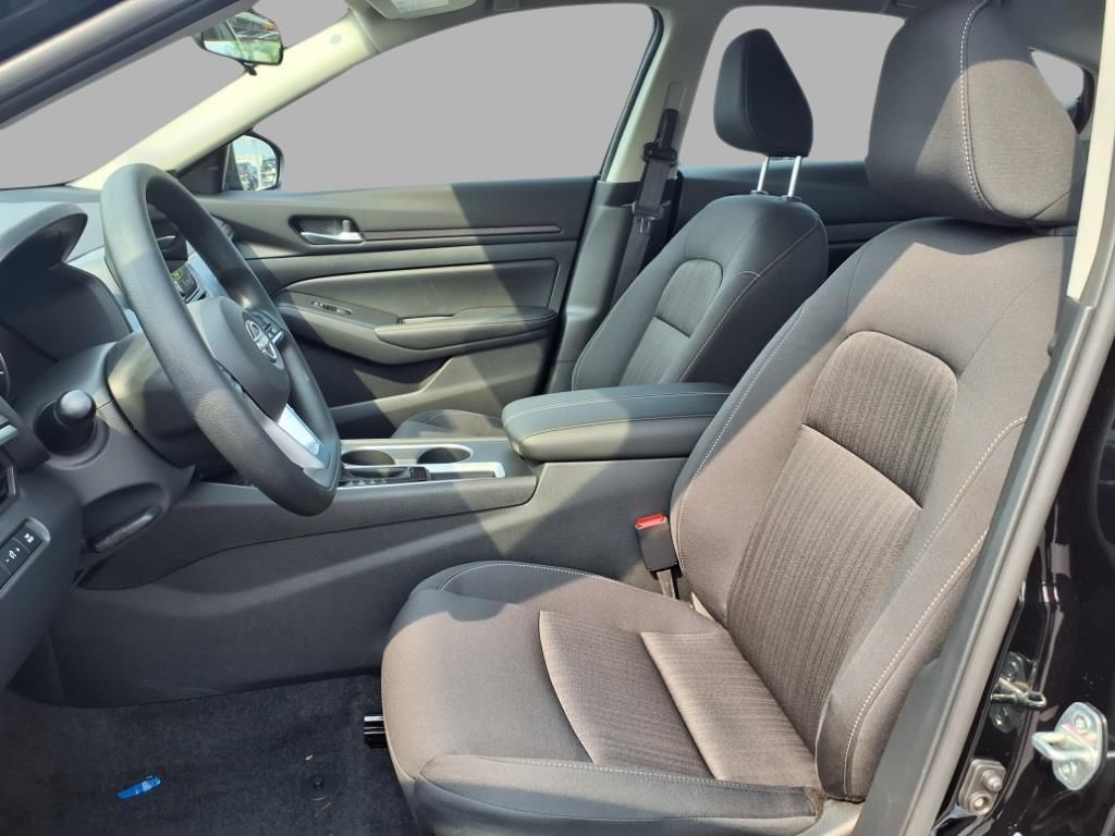 2025 Nissan Altima SV Special Edition photo 17