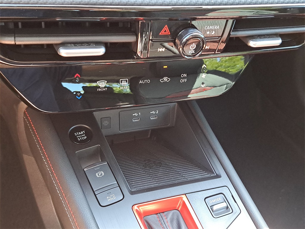 2026 Nissan Kicks SR photo 28