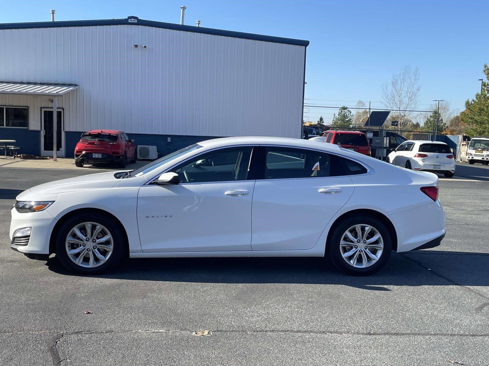 2024 Chevrolet Malibu 1LT photo 4