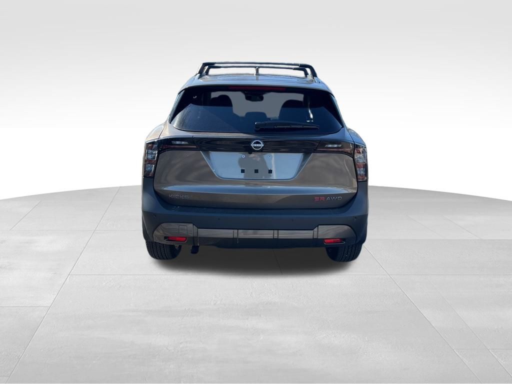 2025 Nissan Kicks SR photo 2
