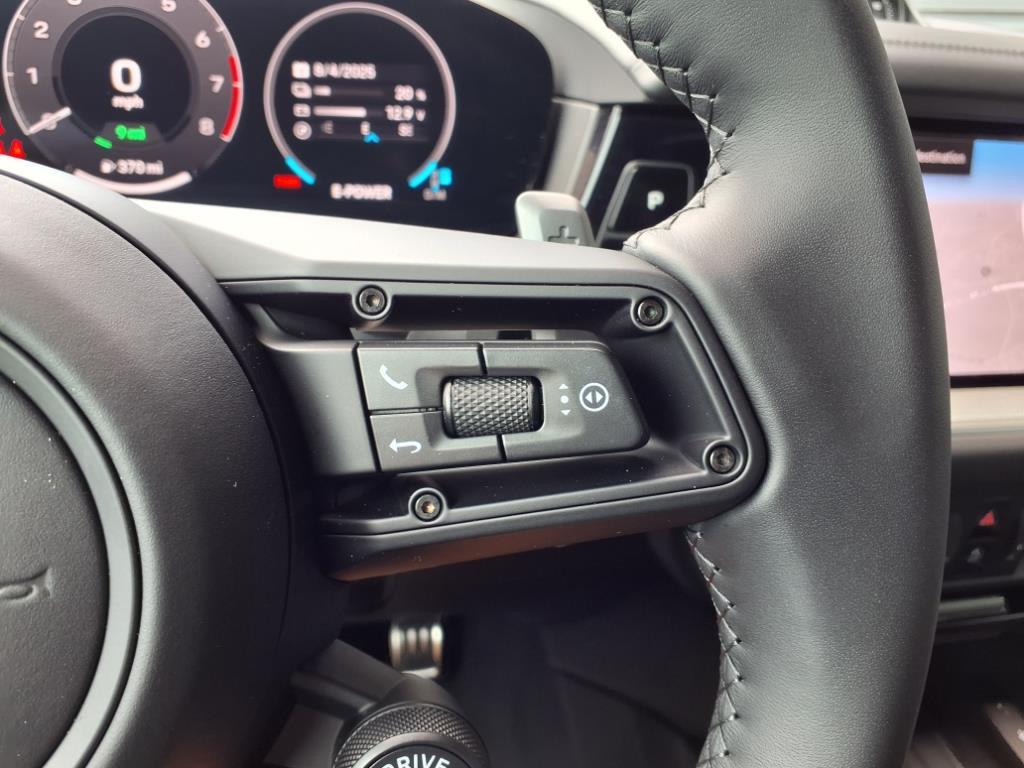 2025 Porsche Cayenne E-Hybrid photo 14