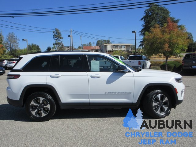 2022 Jeep Grand Cherokee 4xe photo 2