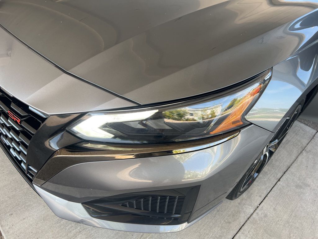 2023 Nissan Altima SR photo 25