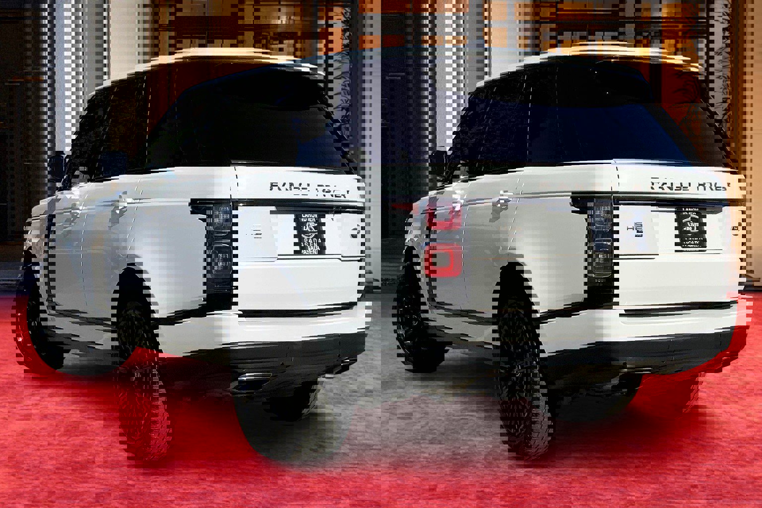 2020 Land Rover Range Rover HSE photo 11