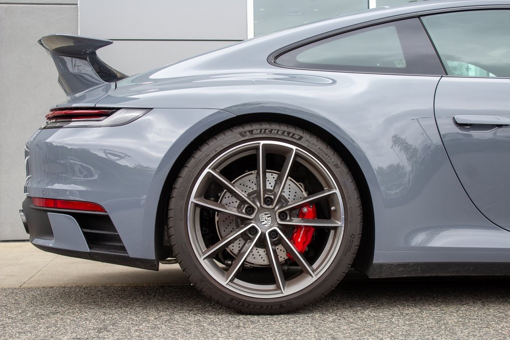 2024 Porsche 911 4S photo 6