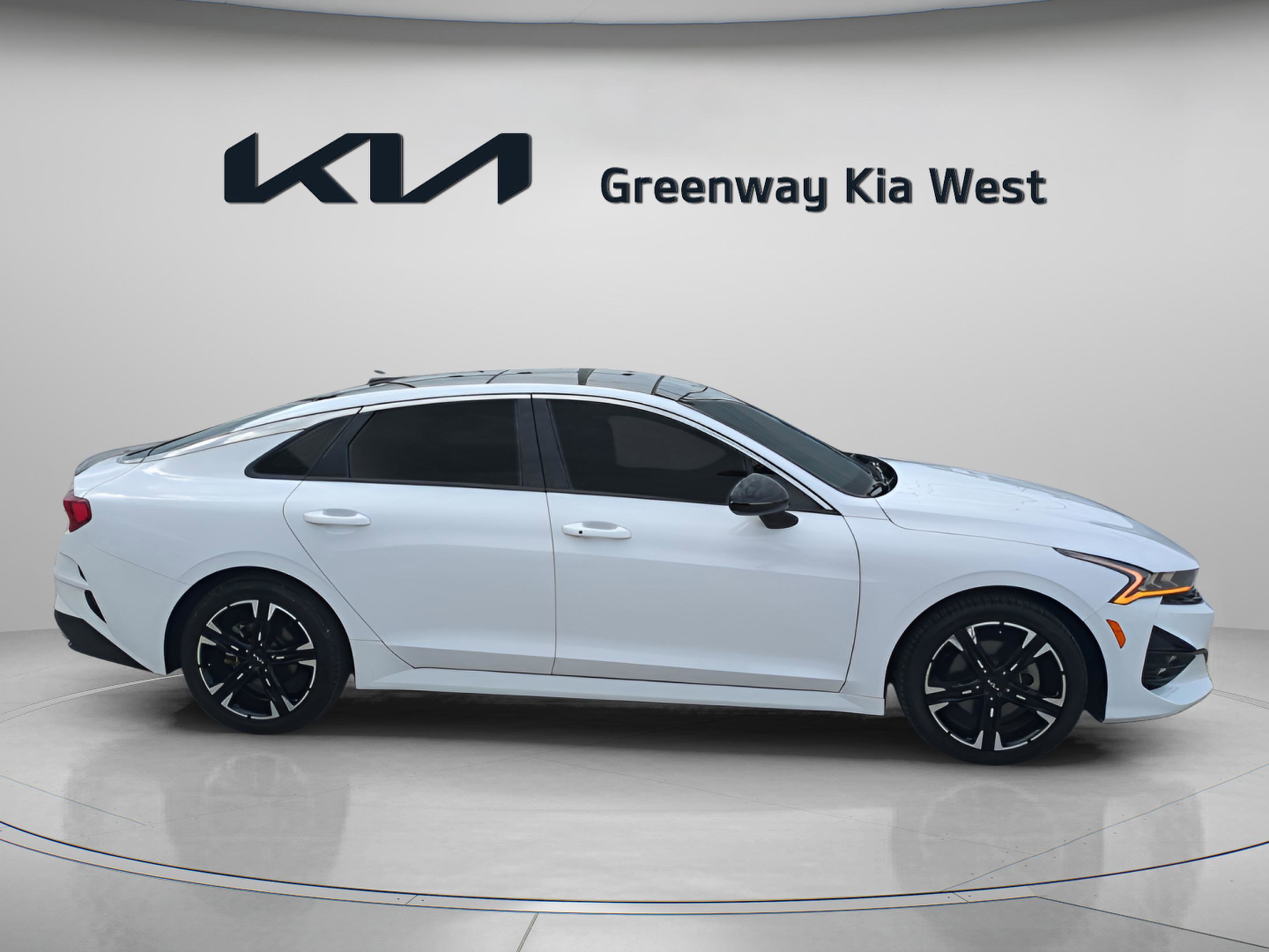 2023 Kia K5 GT-Line photo 9