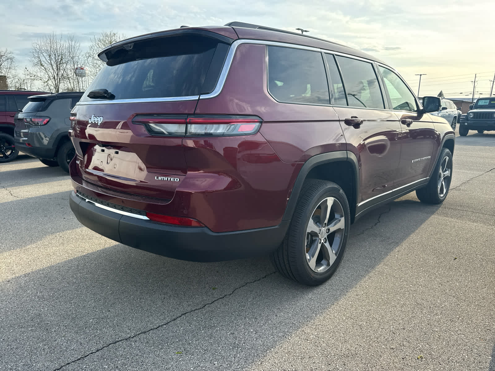 2025 Jeep Grand Cherokee Limited photo 4
