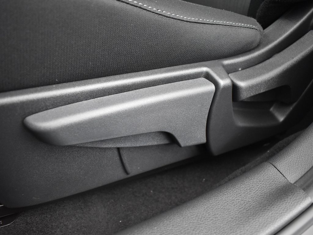 2025 Nissan Sentra SV photo 23