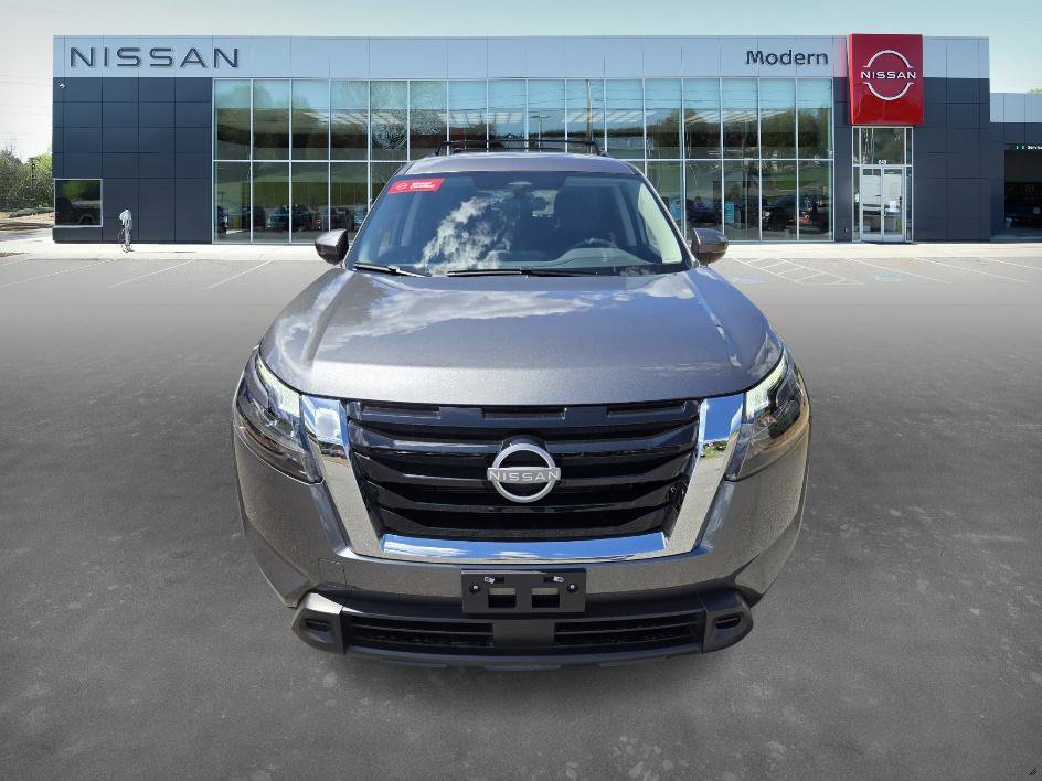 2024 Nissan Pathfinder SV photo 2