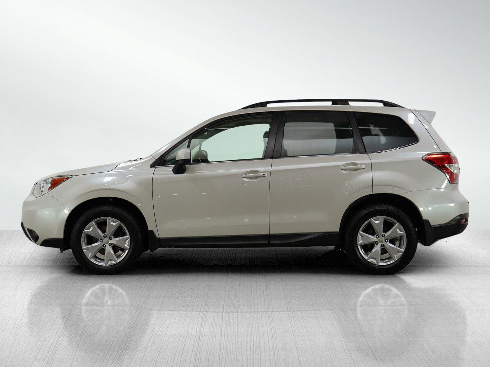 Used 2015 Subaru Forester i Limited with VIN JF2SJAHCXFH512855 for sale in South Saint Paul, Minnesota