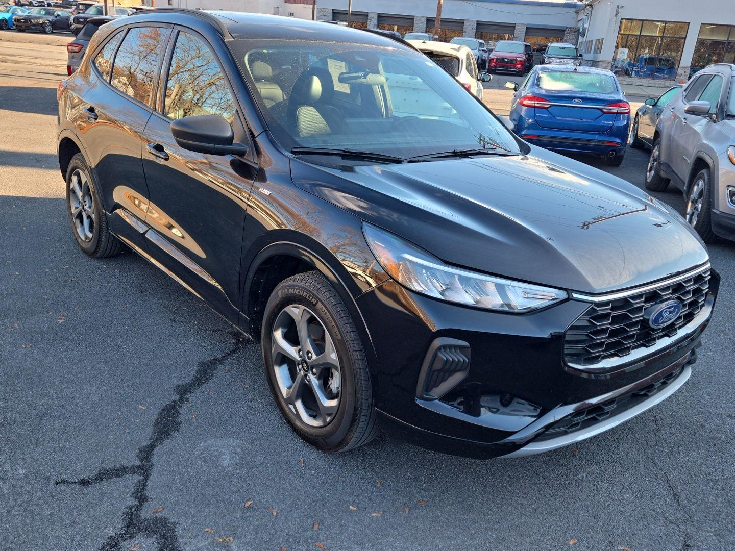 2023 Ford Escape ST-Line photo 3