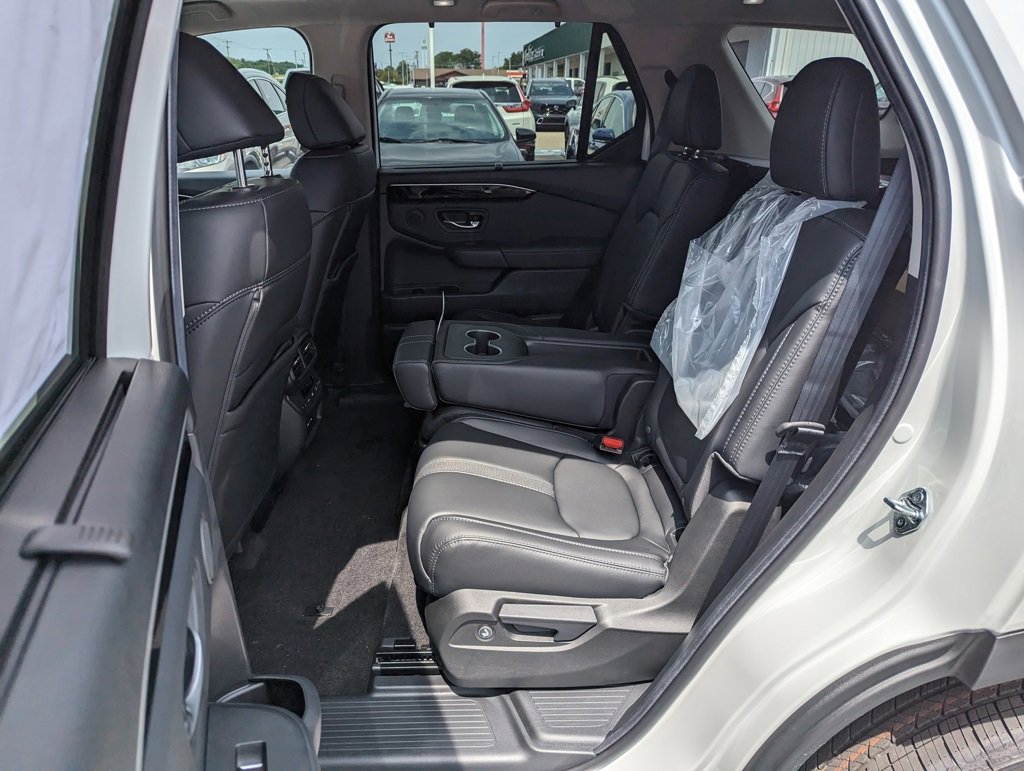 2025 Honda Pilot Touring photo 3