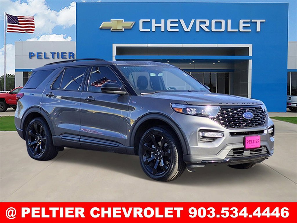 2023 Ford Explorer ST-LINE's photo