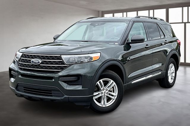 2023 Ford Explorer XLT photo 2