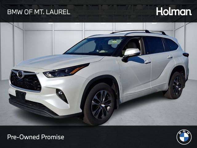 2022 Toyota Highlander XLE's photo