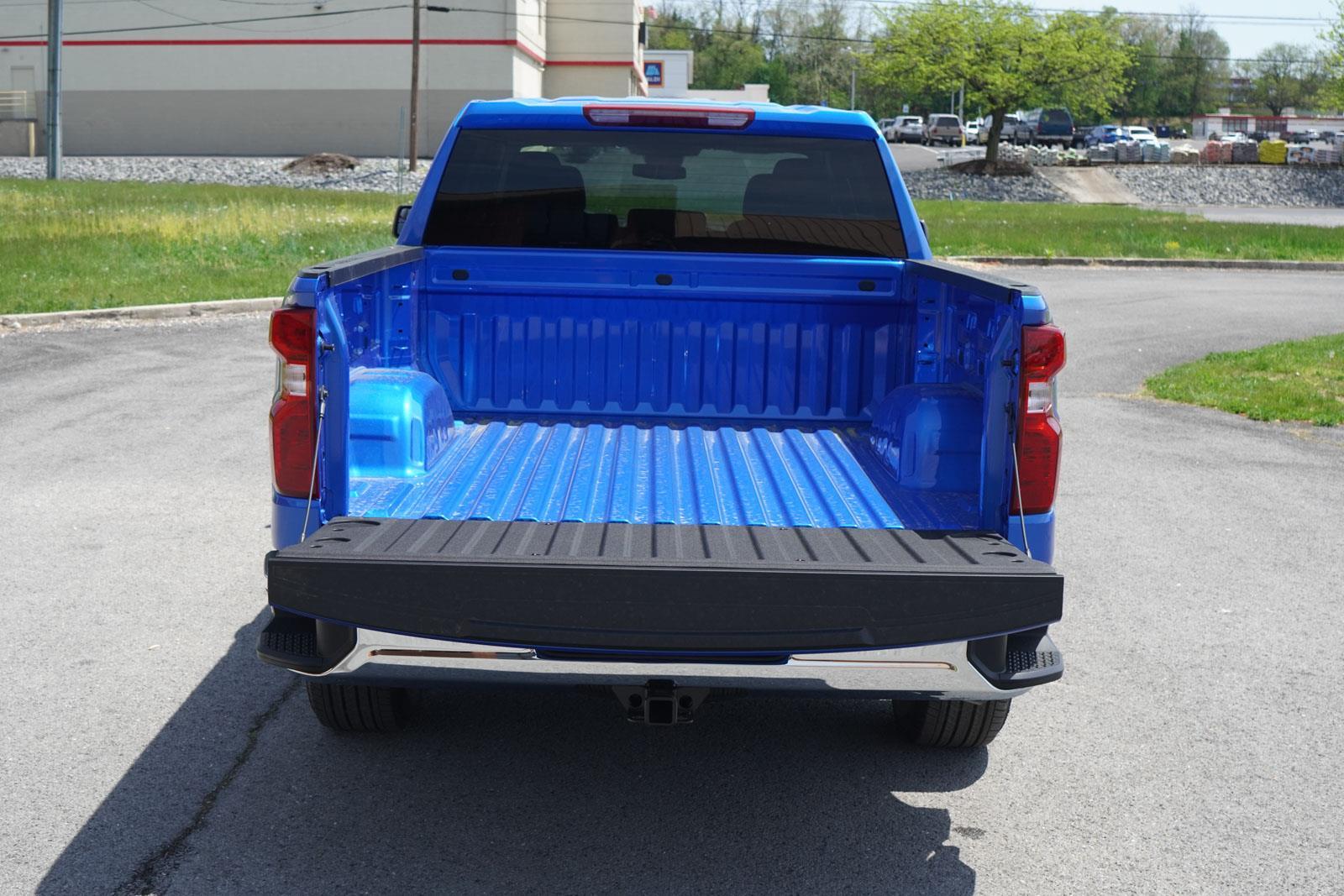 2025 Chevrolet Silverado 1500 LT photo 5