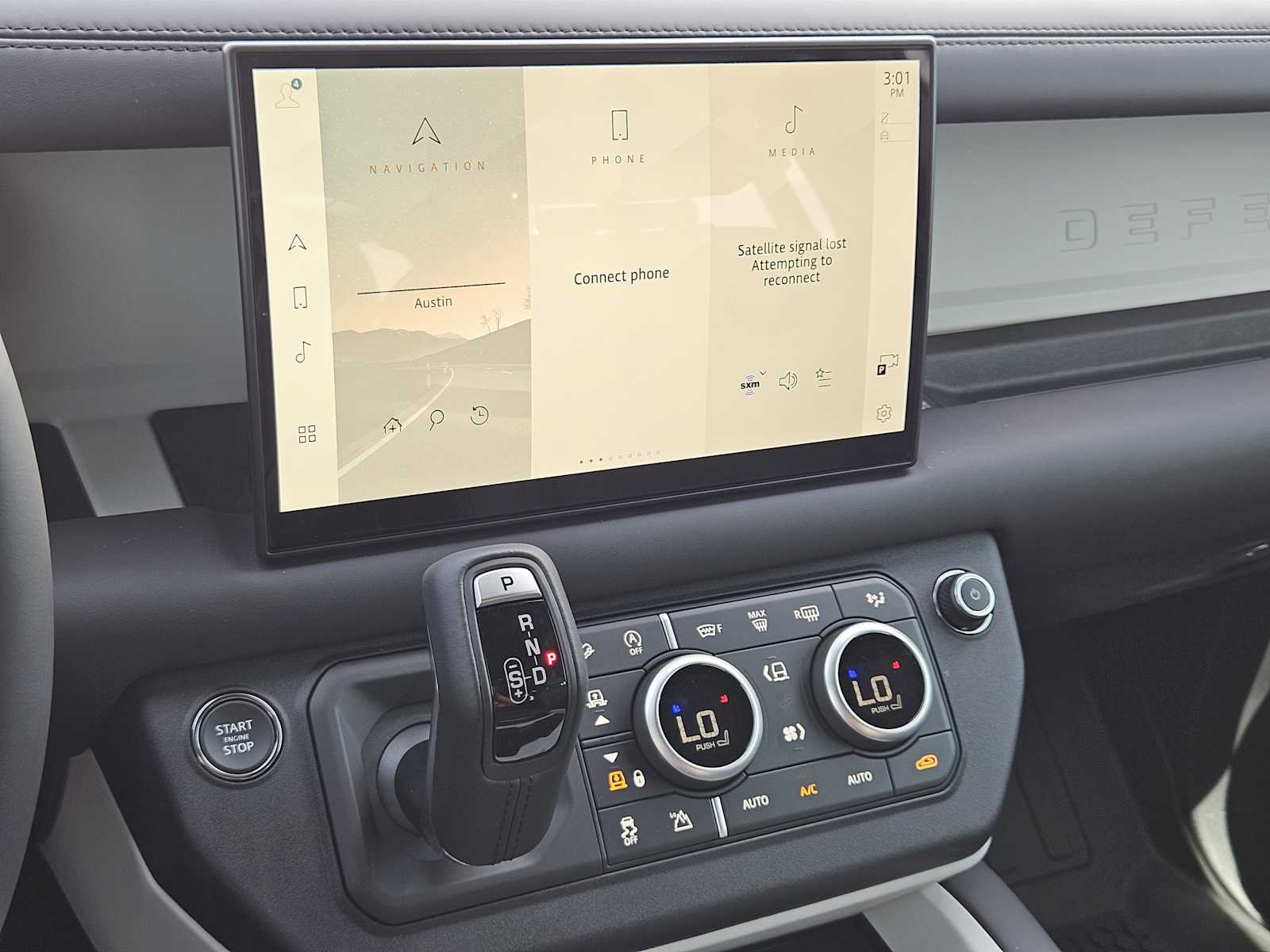 2025 Land Rover Defender 110 X-Dynamic SE photo 14
