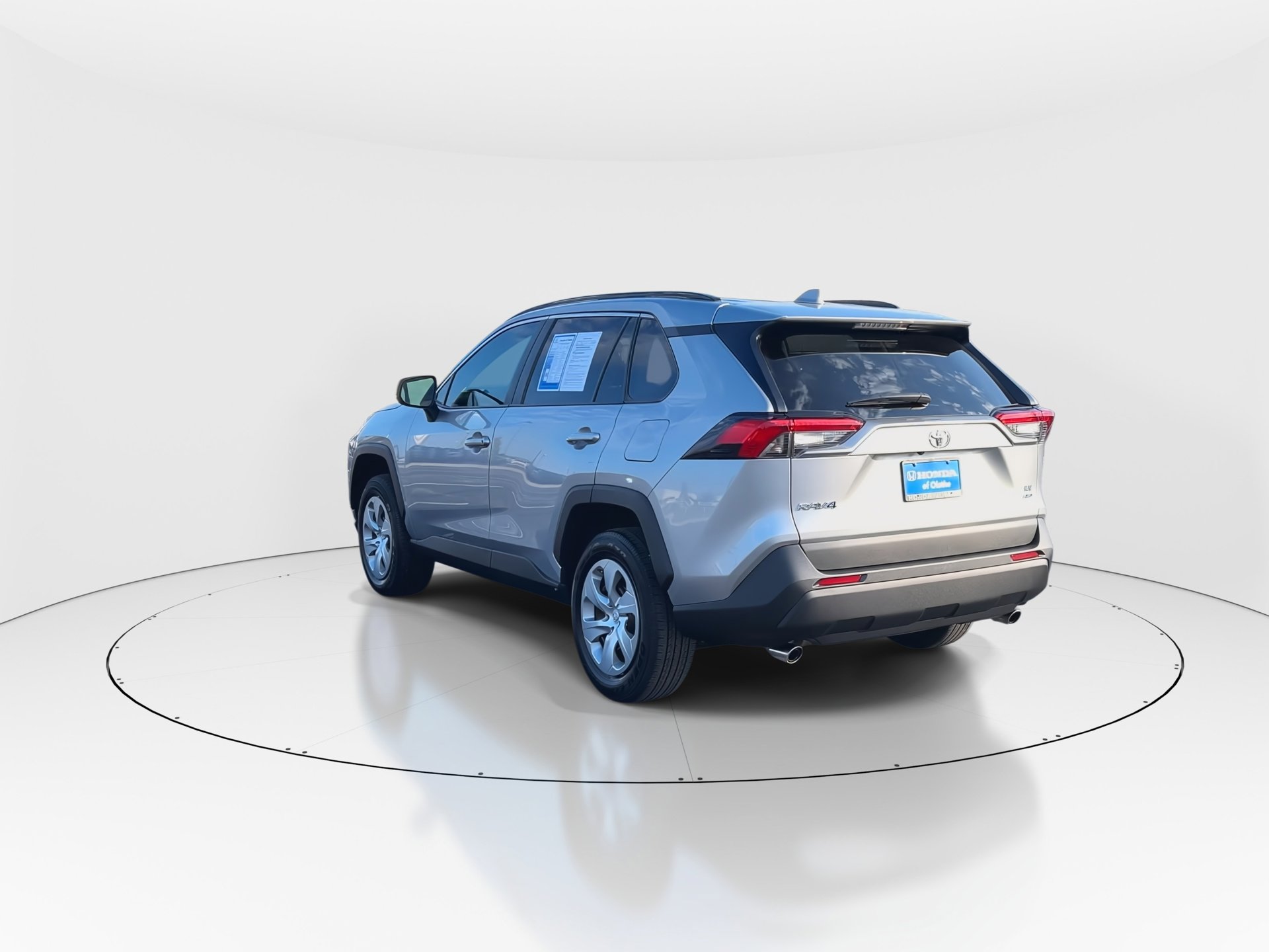 2021 Toyota RAV4 LE photo 6