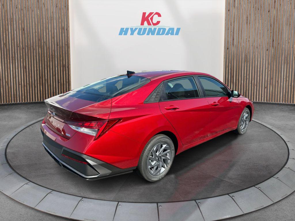 2025 Hyundai Elantra Hybrid photo 5