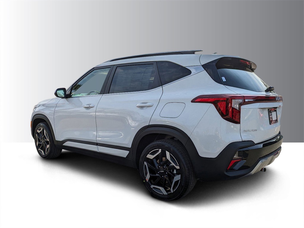 2024 Kia Seltos SX photo 5