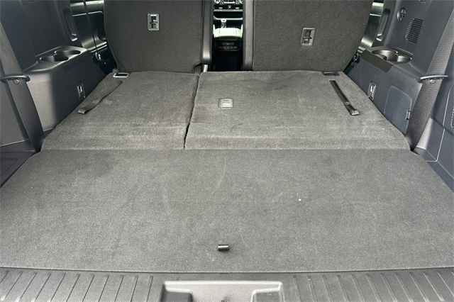 2025 Toyota Highlander XLE photo 15