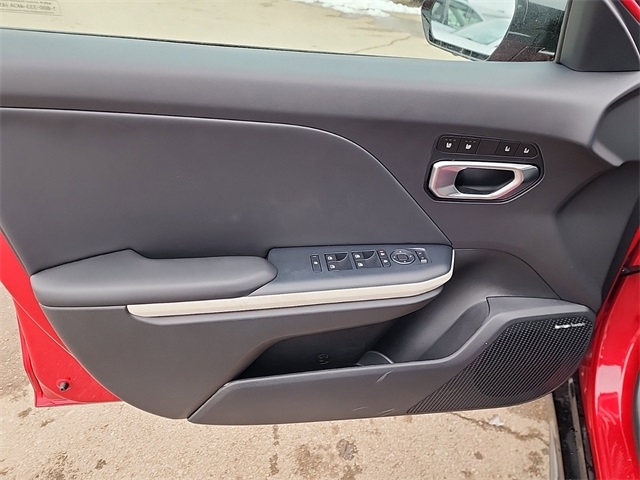 2025 Kia K4 GT-Line Turbo photo 9