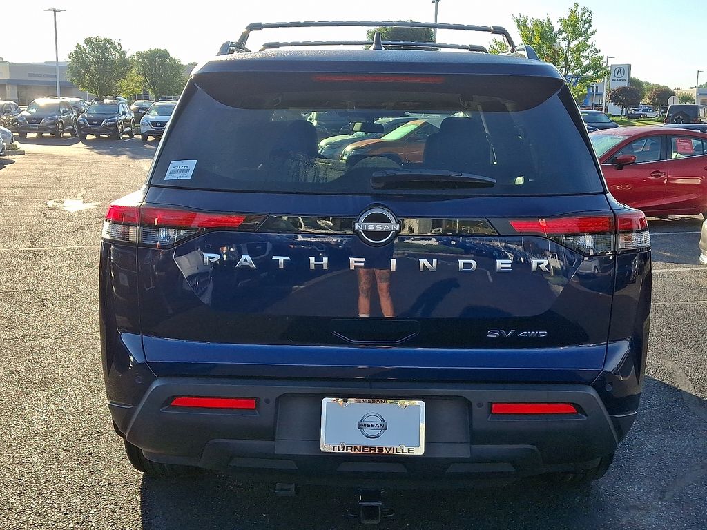 2022 Nissan Pathfinder SV photo 4