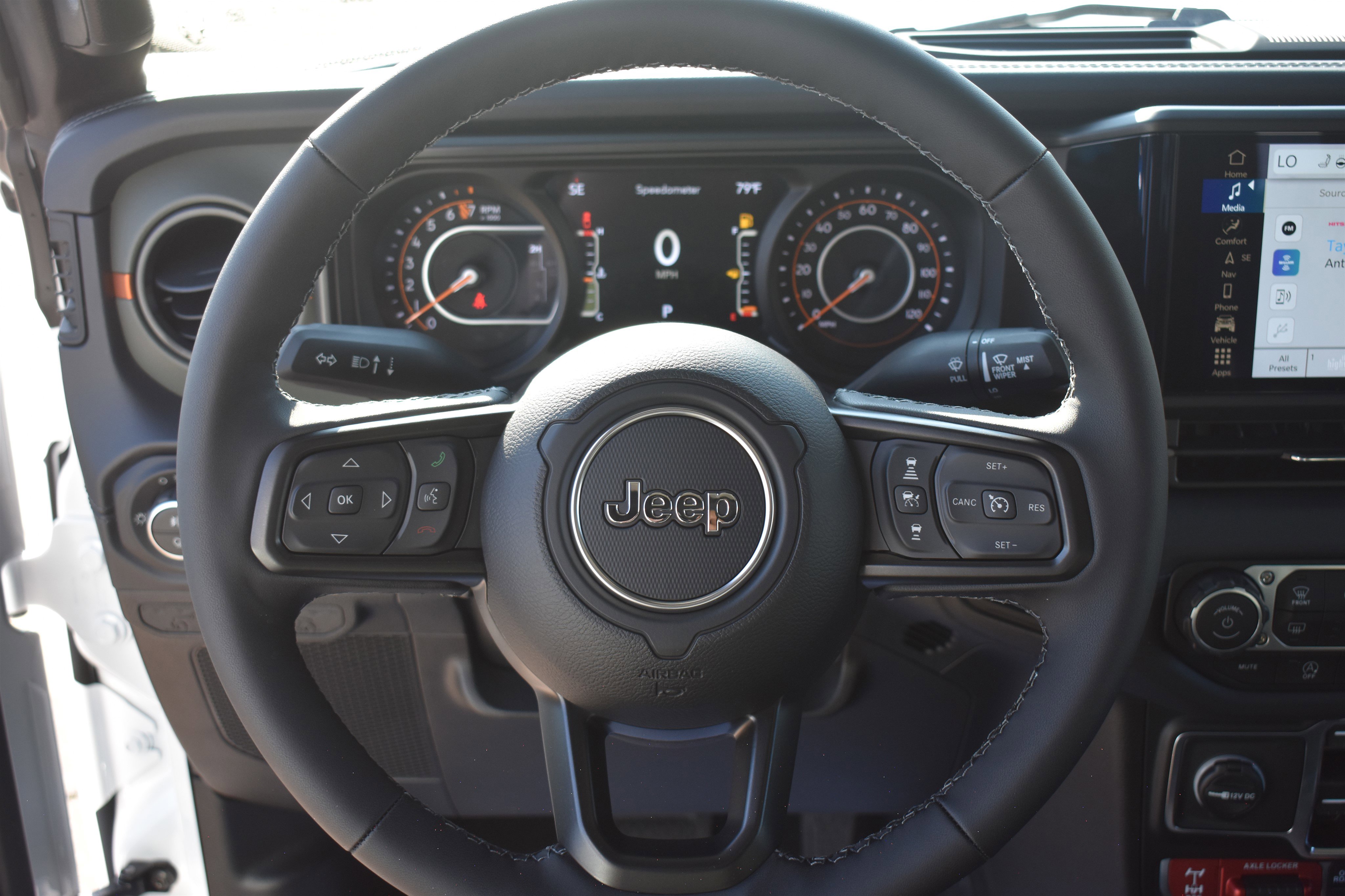2025 Jeep Gladiator Mojave photo 11